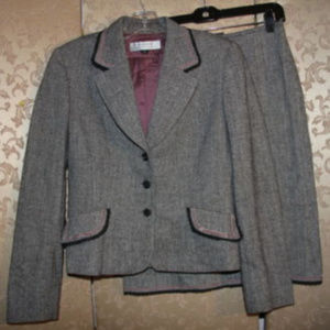 Tahari Herringbone Tweed Velvet Blazer Skirt Suit